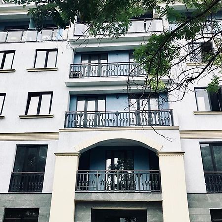 Style Apartments By Happy Place Tbilisi Exterior foto